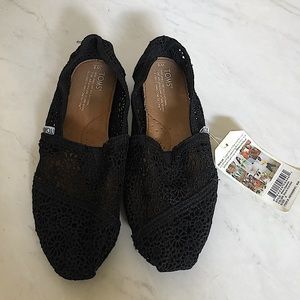 Black crochet Toms - NWT